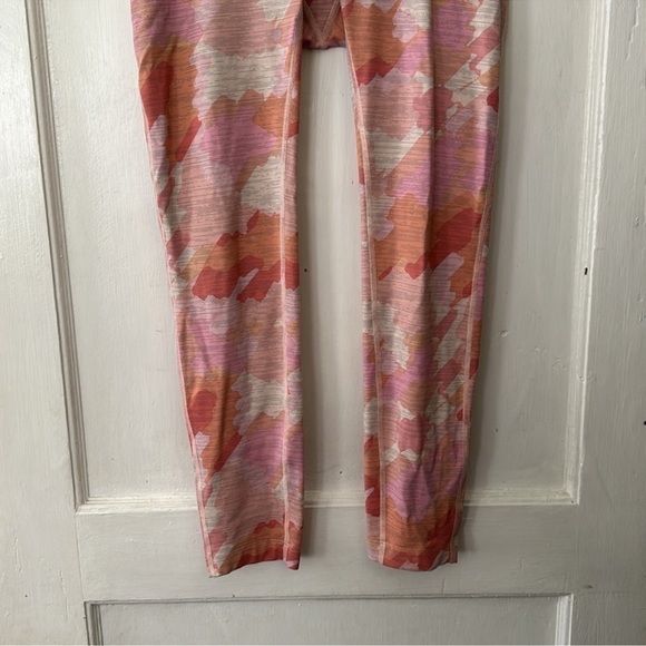 Outdoor Voices Tech Sweat Flex Pink Camo Workout Yoga Leggings - Picture 5 of 9